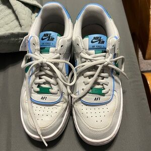 Nike White and Green Sneakers for Everyday Style